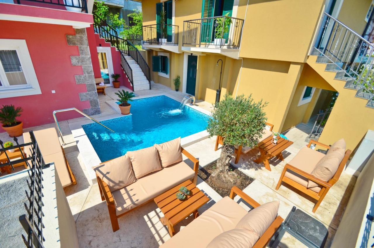 Apartments Lux S Tivat Exterior foto