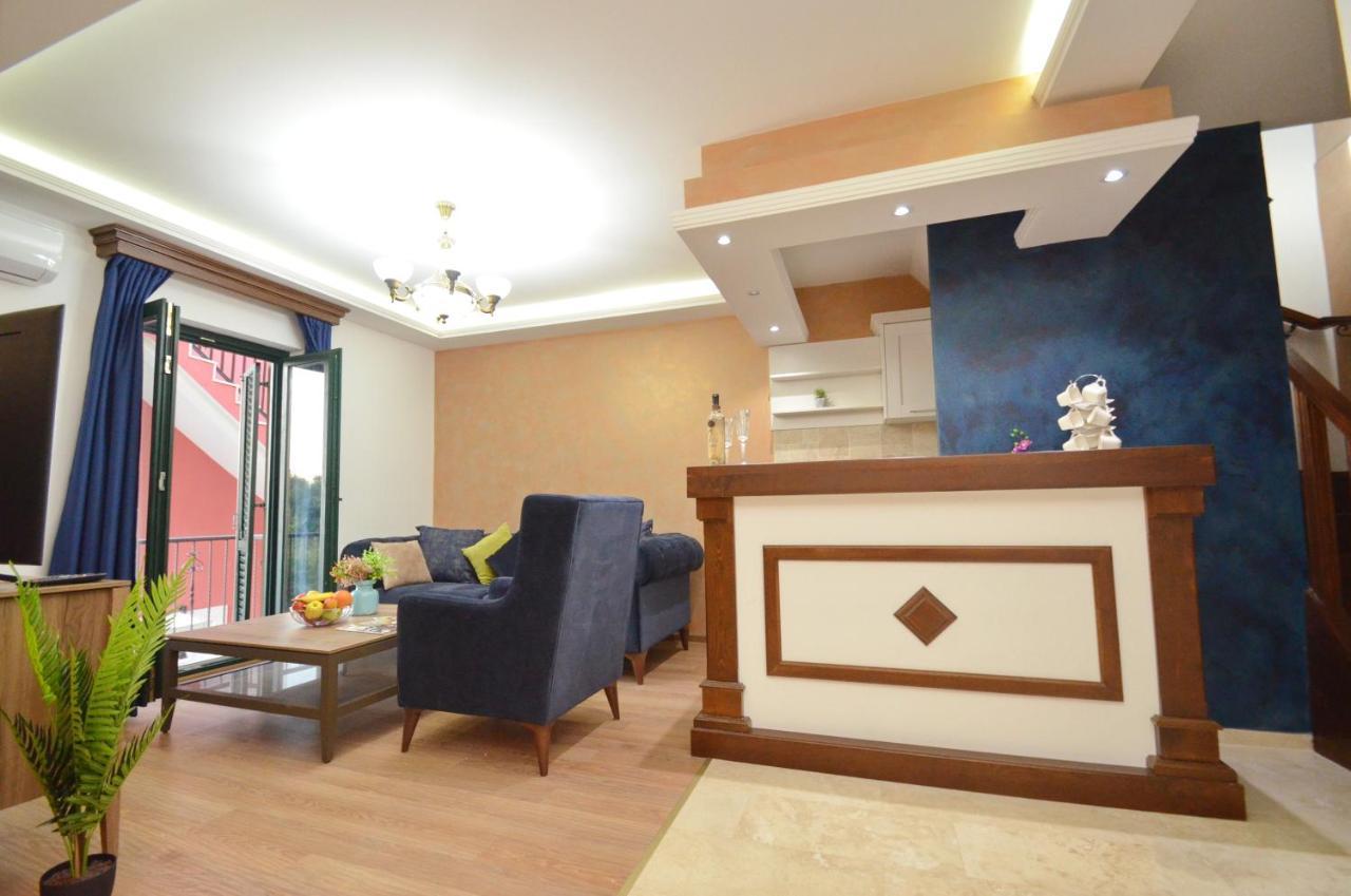 Apartments Lux S Tivat Exterior foto